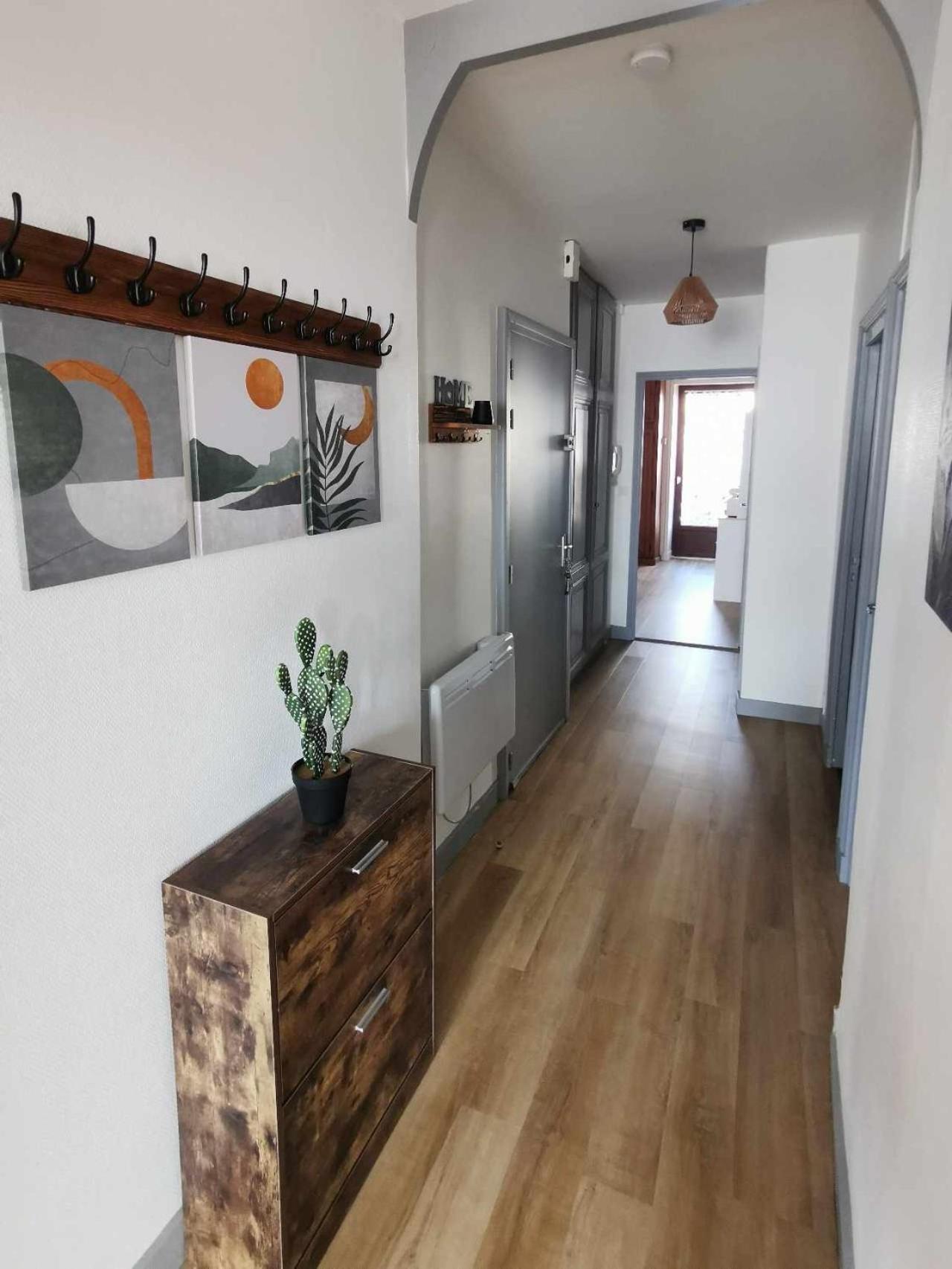 Bel Appartement De 1 A 7 Personnes Ambert Eksteriør bilde