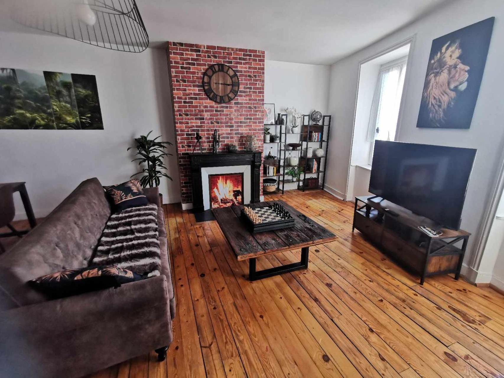 Bel Appartement De 1 A 7 Personnes Ambert Eksteriør bilde