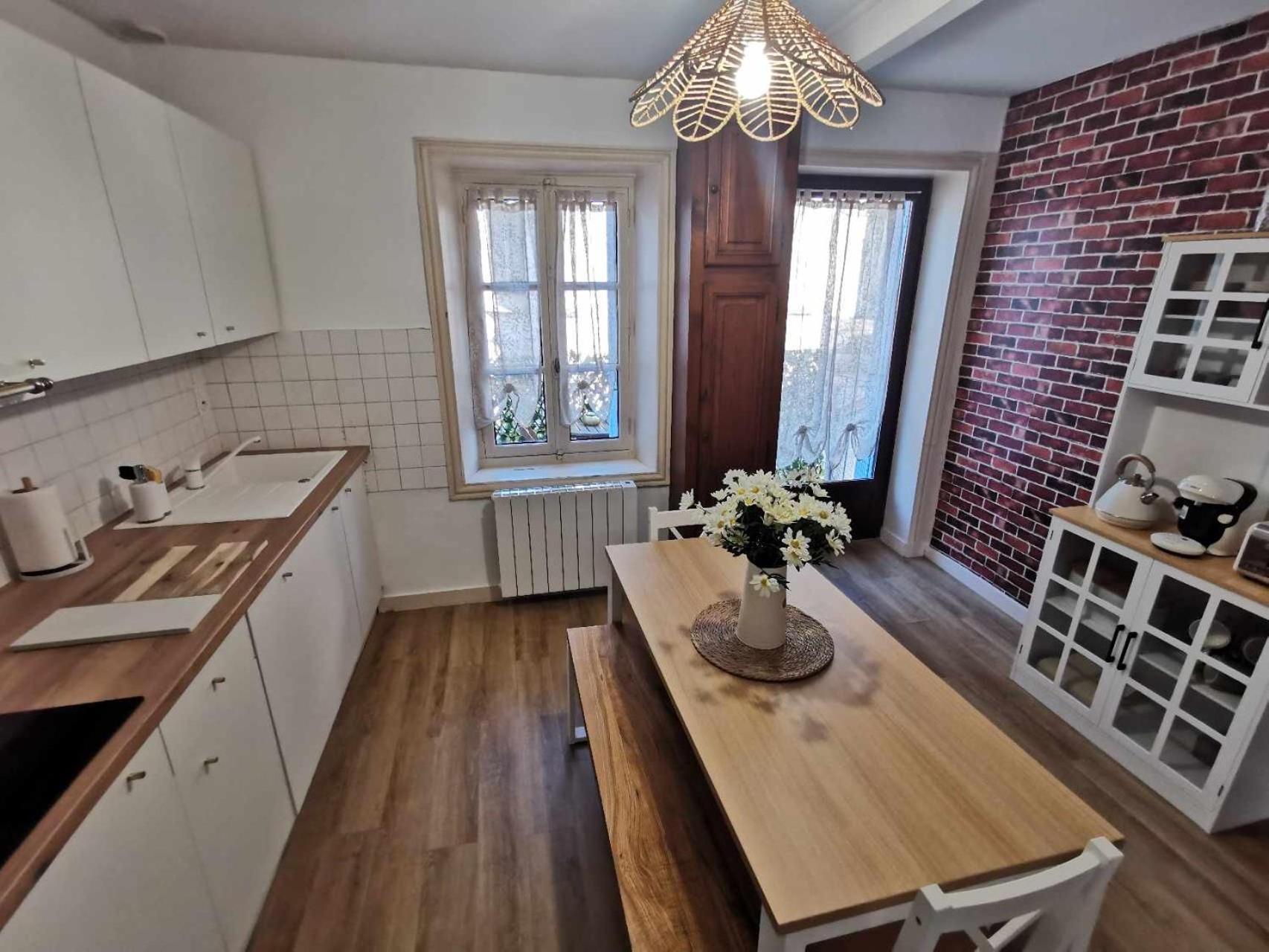 Bel Appartement De 1 A 7 Personnes Ambert Eksteriør bilde